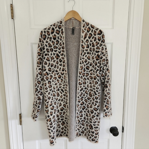 Alya Sweaters - Alya Fuzzy Leopard Cardigan